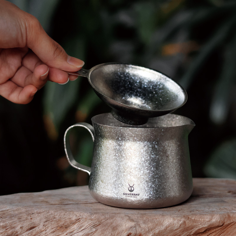 Teiera da caffè in titanio Bol - Coffee Equipment For Camping recensione e prezzo